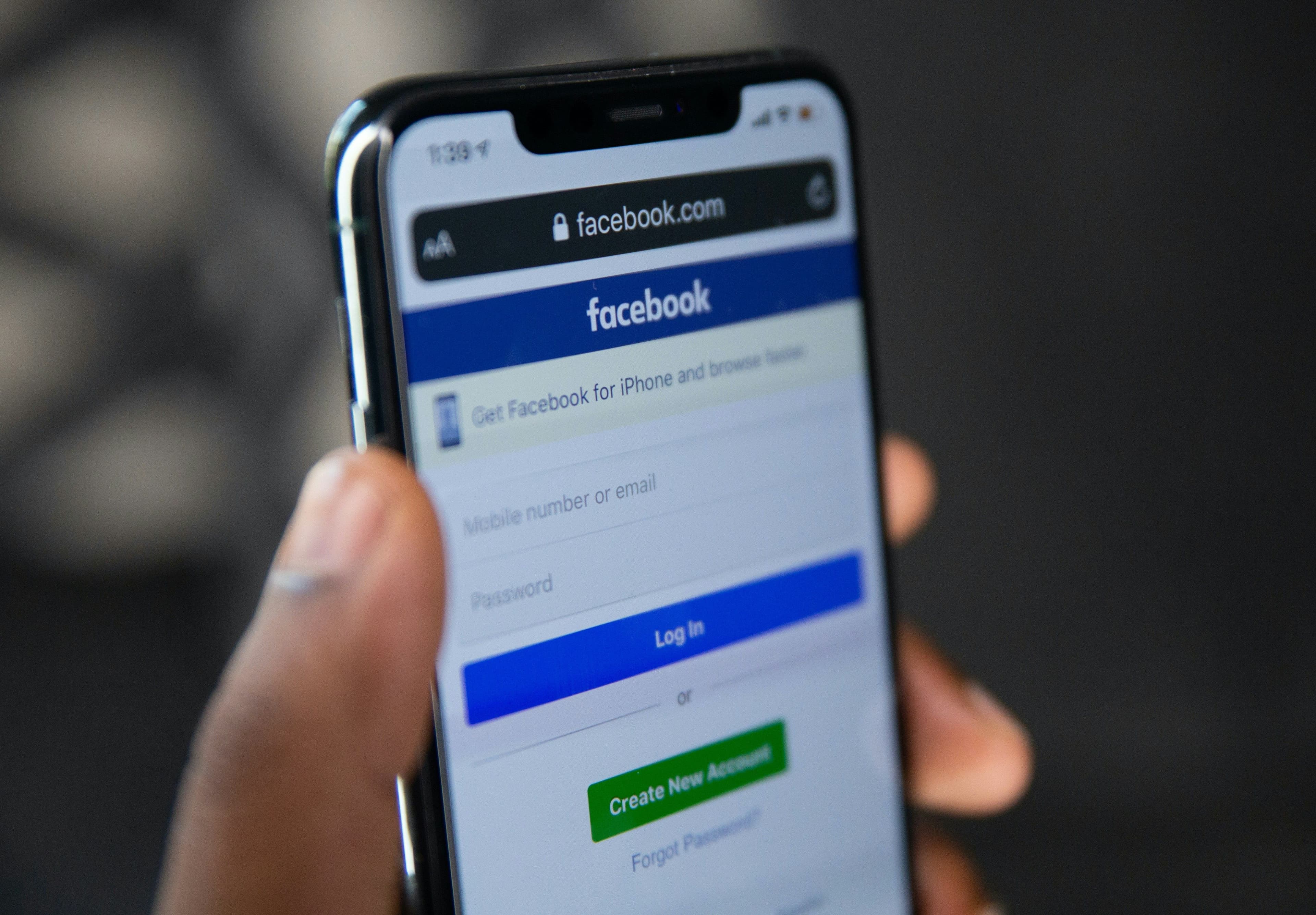 Facebook Marketing for Vacation Rentals: Page, Groups, and Organic Reach